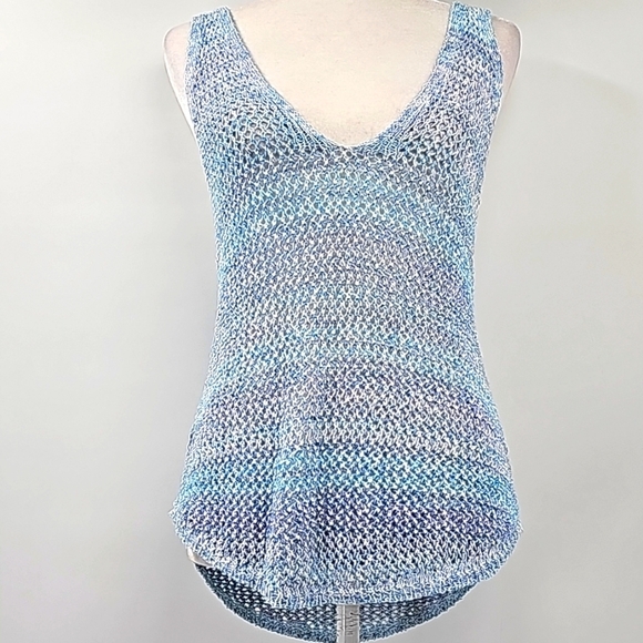 Free People Open Back Loose Knit Crochet Beachy Tank Top Shades of Blue & White - Picture 1 of 14